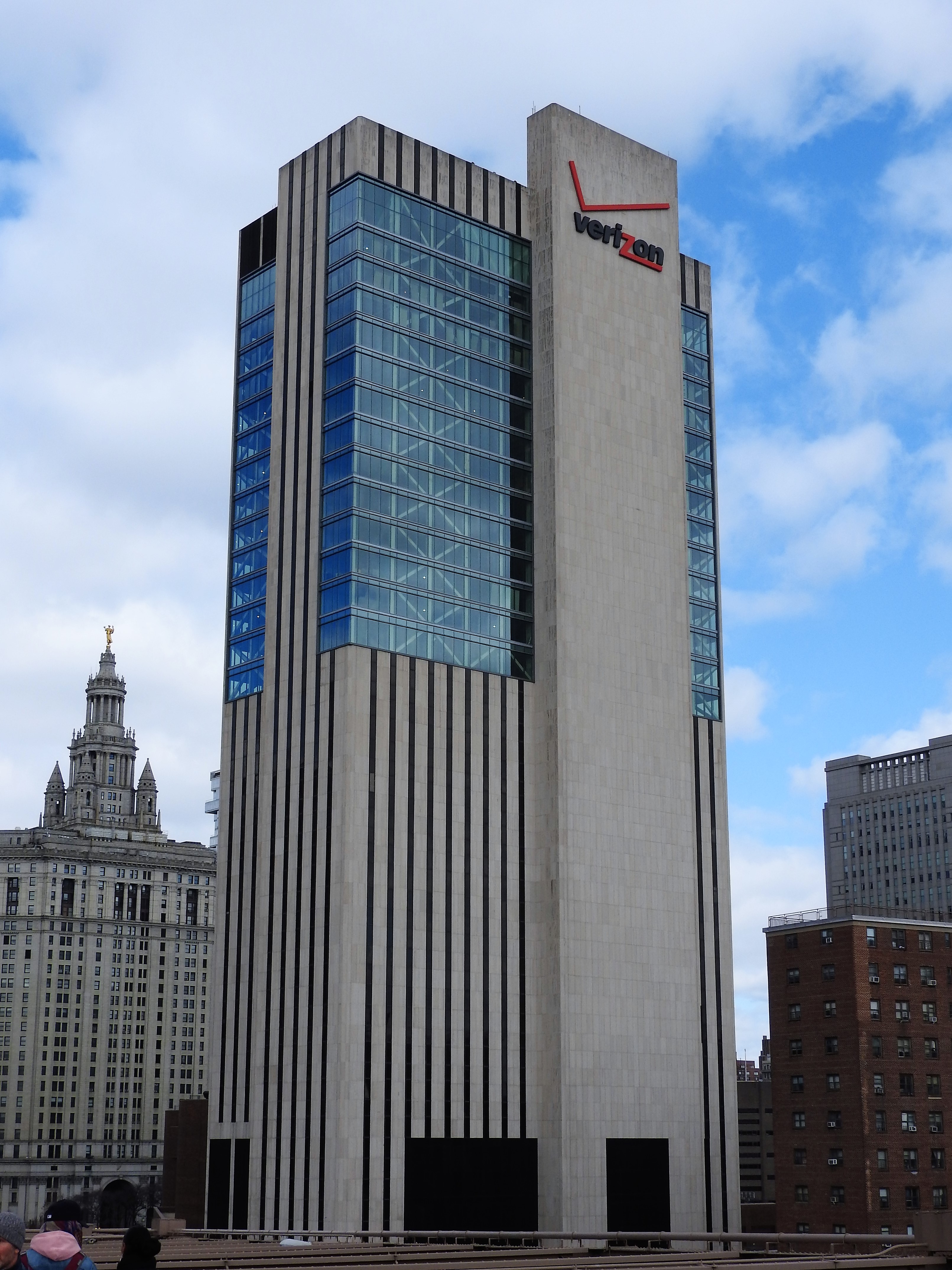 Blockchain, Data Center & Digital Infrastructure — 375 Pearl Street / Intergate.Manhattan (real telecom-to-data-center conversion)